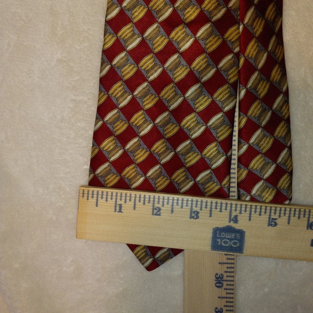 Countess Mara Tie Red Geometric All Silk Hand Made In Italy Vintage Necktie Tie